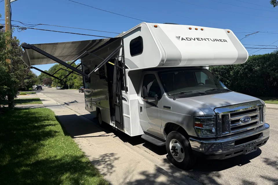 Chuck’s Adventurer 24DS Class C