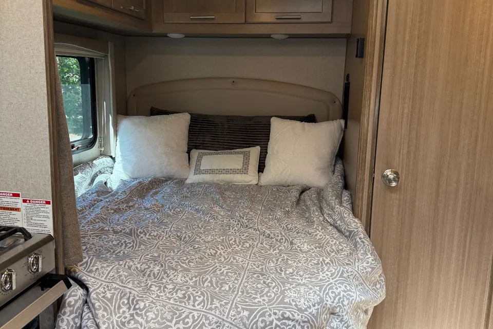 Chuck’s Adventurer 24DS Class C
