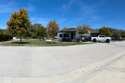 BEAUTIFUL, BRAND NEW 5TH WHEEL RV FOR YOUR NEXT “GLAMPING” ADVENTURE!