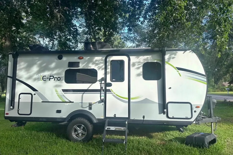 Jodie's Flagstaff E-Pro Travel Trailer