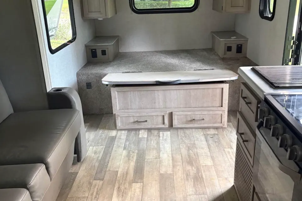 Jodie's Flagstaff E-Pro Travel Trailer