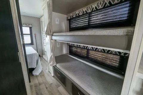 Spacious Dog Friendly and stocked for adventure!!!