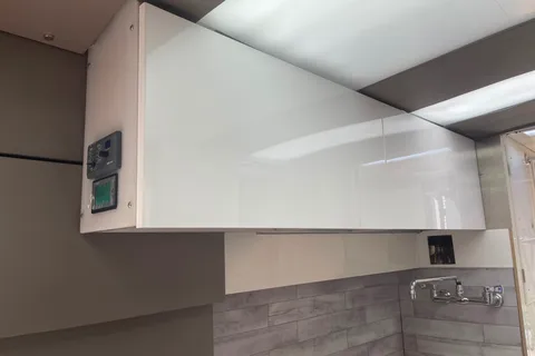 2022 Ford Transit Class B Fully Insulated Big shower queen Bed