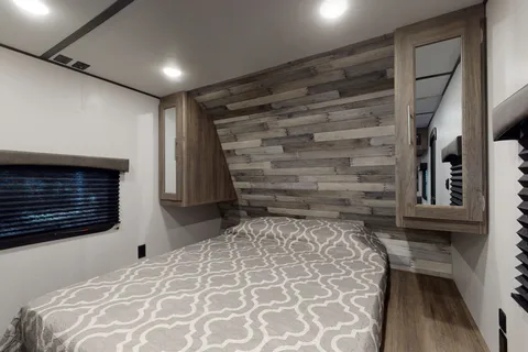 MELODY's Crossroads Zinger Lite 252BH Travel Trailer