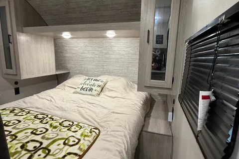 2025 Coachmen, Bunkhouse, Sleeps 8-10, $500 Deposit, **Base Access**