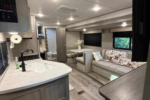 2025 Coachmen, Bunkhouse, Sleeps 8-10, $500 Deposit, **Base Access**
