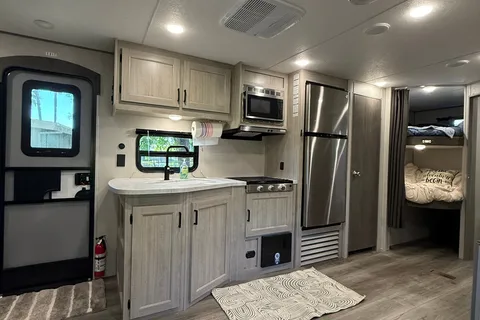2025 Coachmen, Bunkhouse, Sleeps 8-10, $500 Deposit, **Base Access**