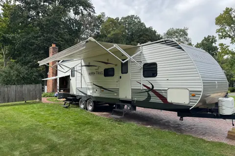 Scott 's Dutchmen Aspen Trail Travel Trailer
