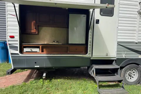 Scott 's Dutchmen Aspen Trail Travel Trailer