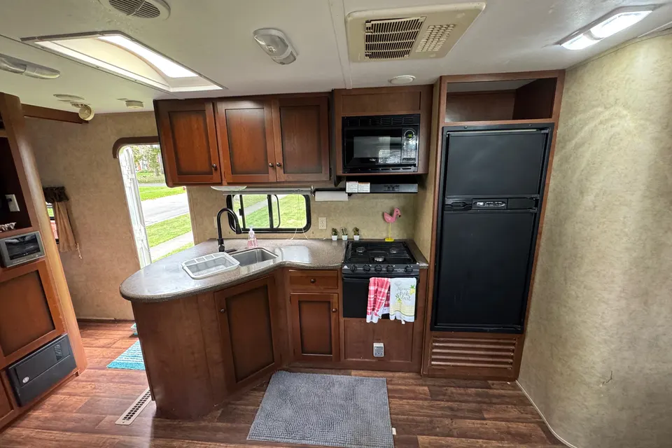 Scott 's Dutchmen Aspen Trail Travel Trailer