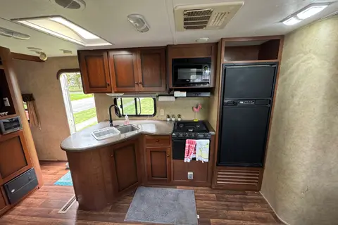 Scott 's Dutchmen Aspen Trail Travel Trailer