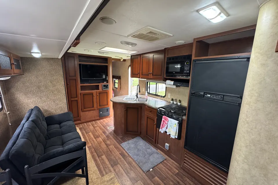 Scott 's Dutchmen Aspen Trail Travel Trailer