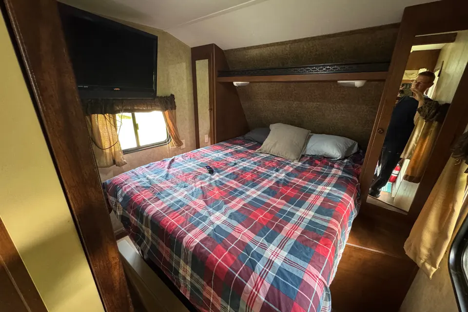 Scott 's Dutchmen Aspen Trail Travel Trailer