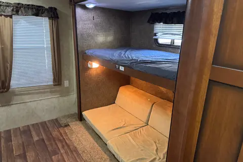 Scott 's Dutchmen Aspen Trail Travel Trailer