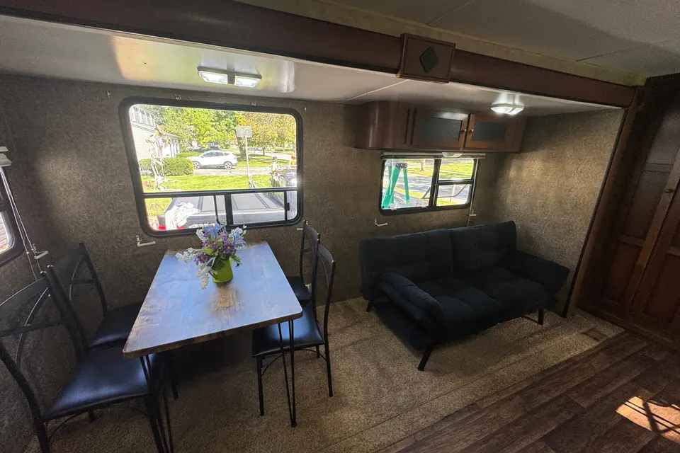 Scott 's Dutchmen Aspen Trail Travel Trailer