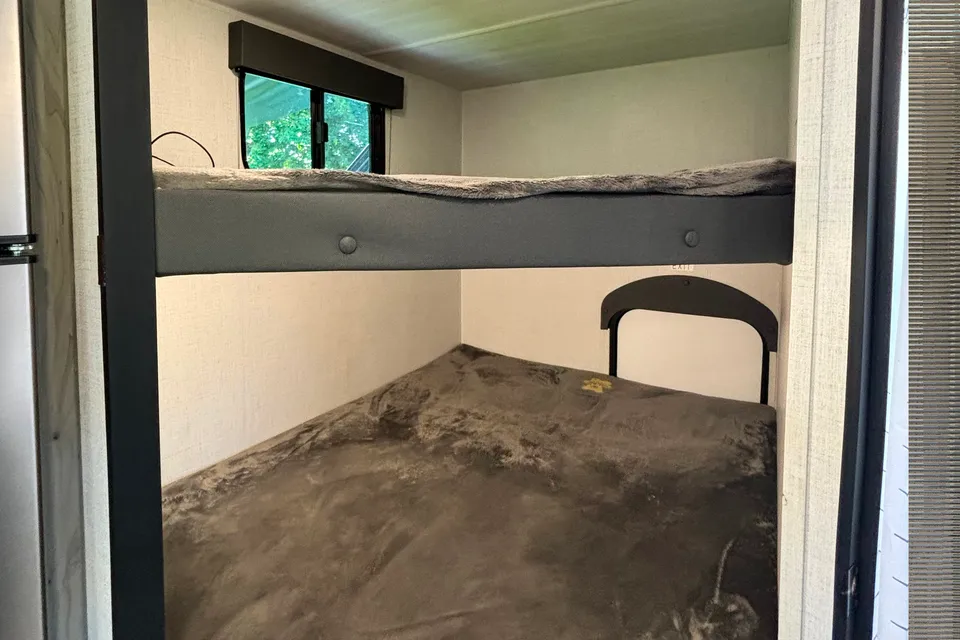Ashley's perfect family trailer! 2024 keystone hideout 181BH Travel Trailer