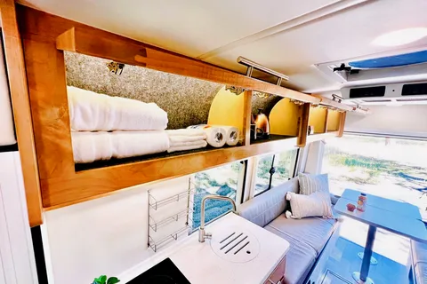 The Teton | 6 Seat belts | Luxury Van