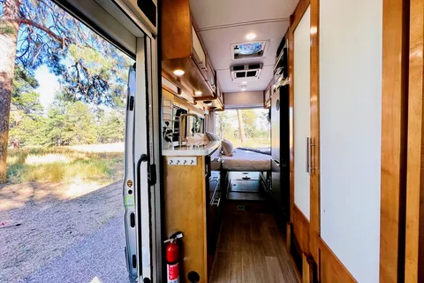 The Teton | 6 Seat belts | Luxury Van