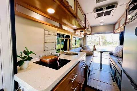 The Teton | 6 Seat belts | Luxury Van