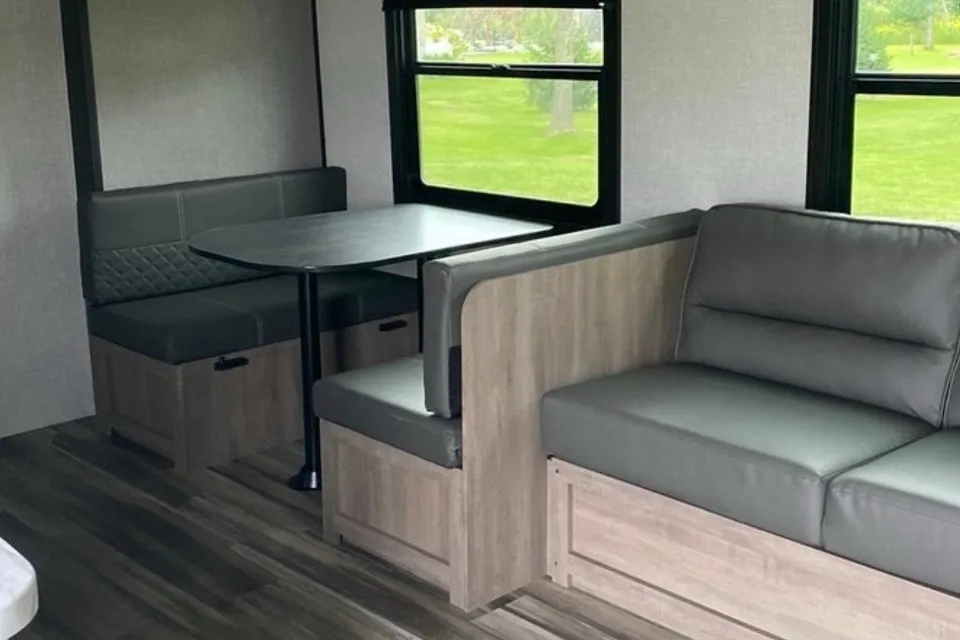 Kahénte's Starcraft 26bhs Travel Trailer