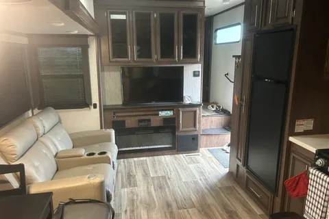Vander Meer KZ Durango Fifth Wheel