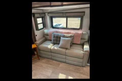 Unbelievable Executive Montana Fifth Wheel