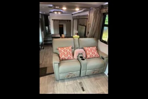 Unbelievable Executive Montana Fifth Wheel