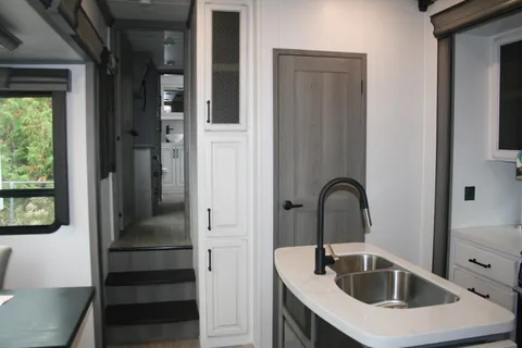Unbelievable Executive Montana Fifth Wheel