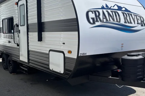 Susan's Grand River 25BH Travel Trailer