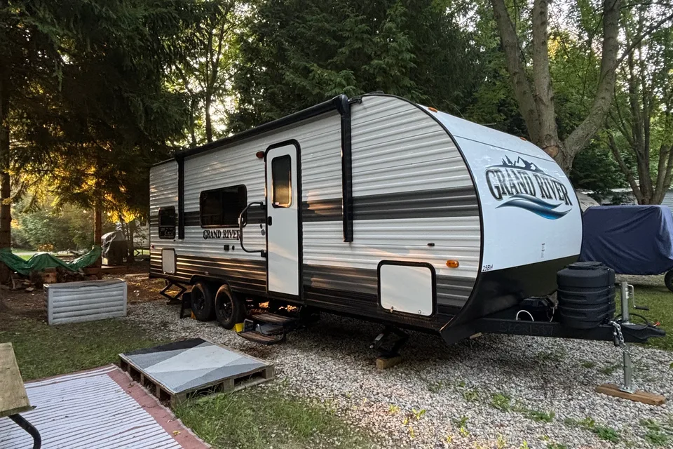 Susan's Grand River 25BH Travel Trailer