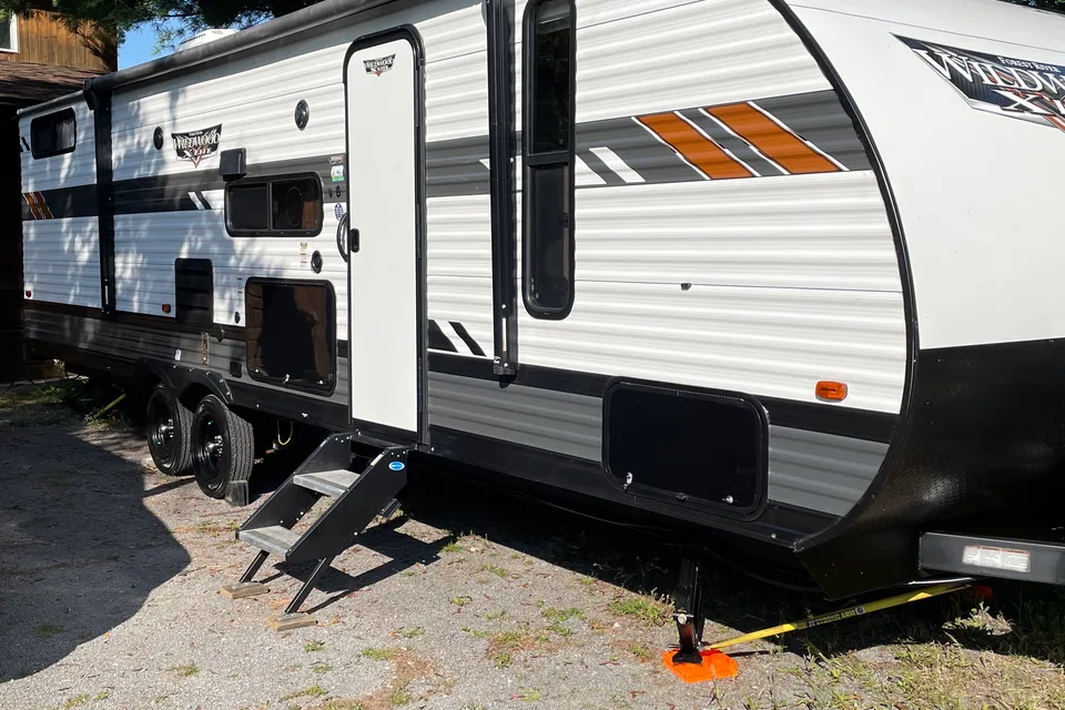 Ultimate Getaway Trailer | Sleeps Up to 10