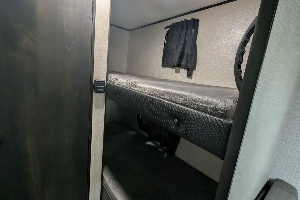 Eden's Jayco BH174 Travel Trailer