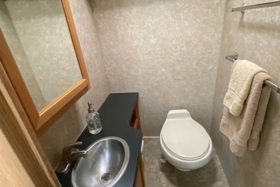 Family Motorhome Thor Motor Coach Majestic 28A Class C