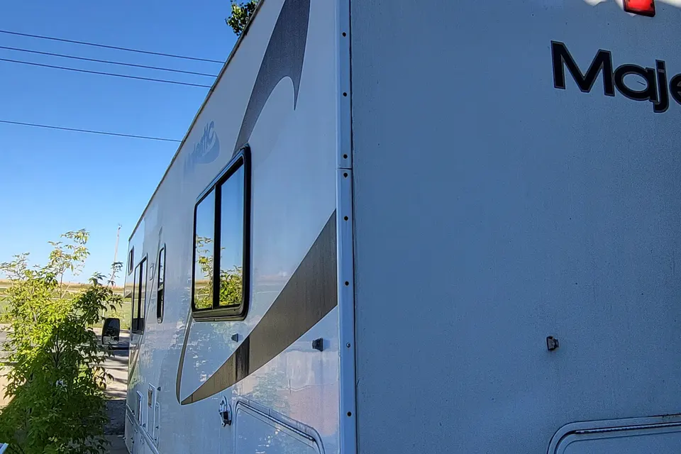 Family Motorhome Thor Motor Coach Majestic 28A Class C