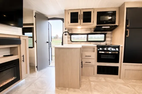 🌿 Wild S'more 🌿 3-ROOM SUITE • Private Bunk Room • 2 BDRMS • Sleeps 10