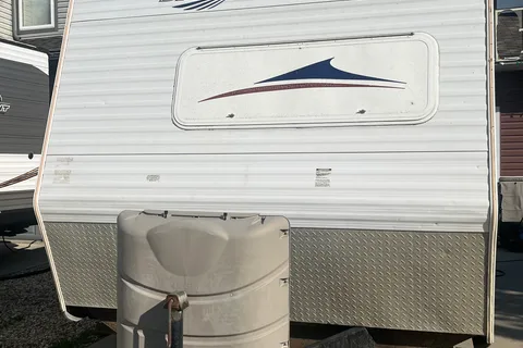 Cozy Jayco 20BH Travel Trailer