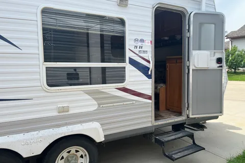 Cozy Jayco 20BH Travel Trailer