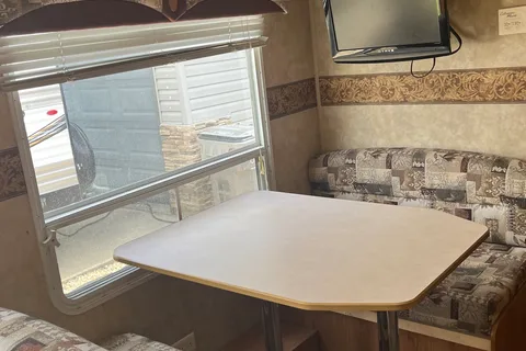 Cozy Jayco 20BH Travel Trailer