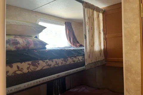 Cozy Jayco 20BH Travel Trailer