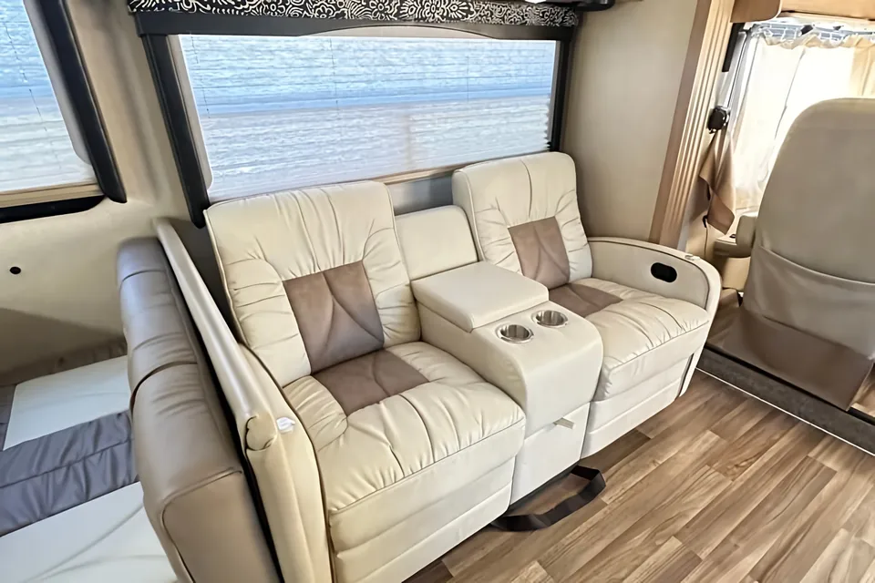 THOR Motor Coach - Luxury Class A motorhome