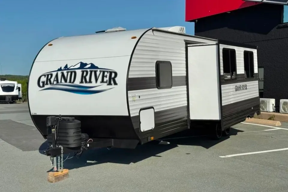 Grand River 32 BRE Travel Trailer