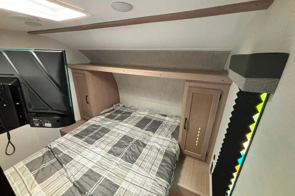 Grand River 32 BRE Travel Trailer