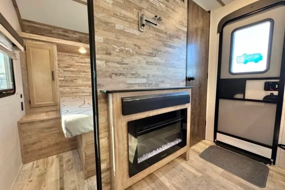 Grand River 32 BRE Travel Trailer