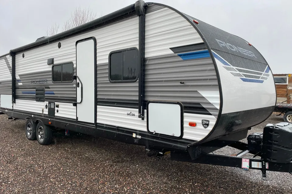 Summer's Pioneer Bh280 Travel Trailer