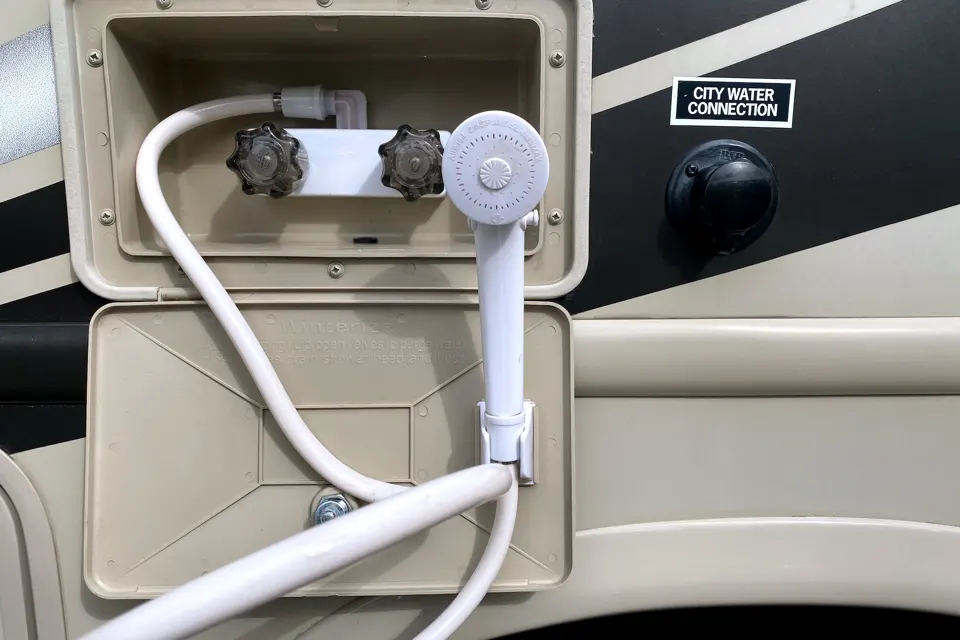 Mercedez-Benz Thor Chateau 24 HL