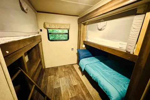 Quarry Ridge Sun Retreat Sherkston Shores Luxury RV