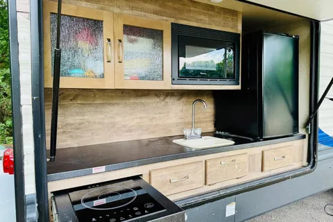 Quarry Ridge Sun Retreat Sherkston Shores Luxury RV