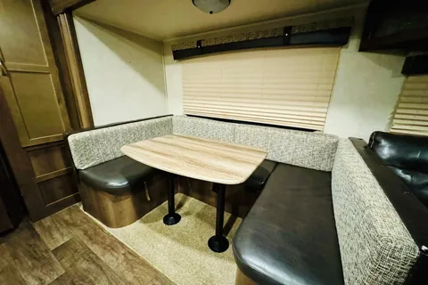 Quarry Ridge Sun Retreat Sherkston Shores Luxury RV
