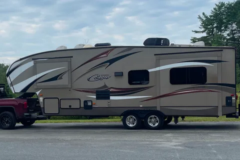 Jack's 5th Wheel Campers Delight!