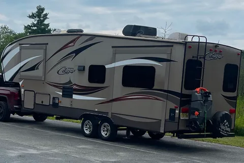 Jack's 5th Wheel Campers Delight!